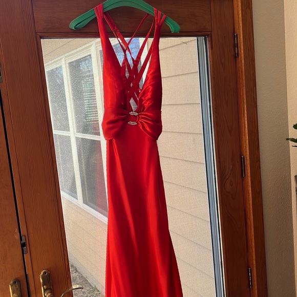 Dress - Picture 2 of 6